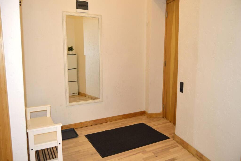 Spacious Old Town Family Peachy 2 Bedrooms Apartment, Nearby The Riga Presidential Castle المظهر الخارجي الصورة