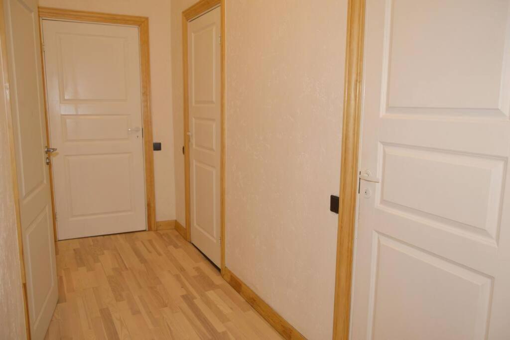 Spacious Old Town Family Peachy 2 Bedrooms Apartment, Nearby The Riga Presidential Castle المظهر الخارجي الصورة