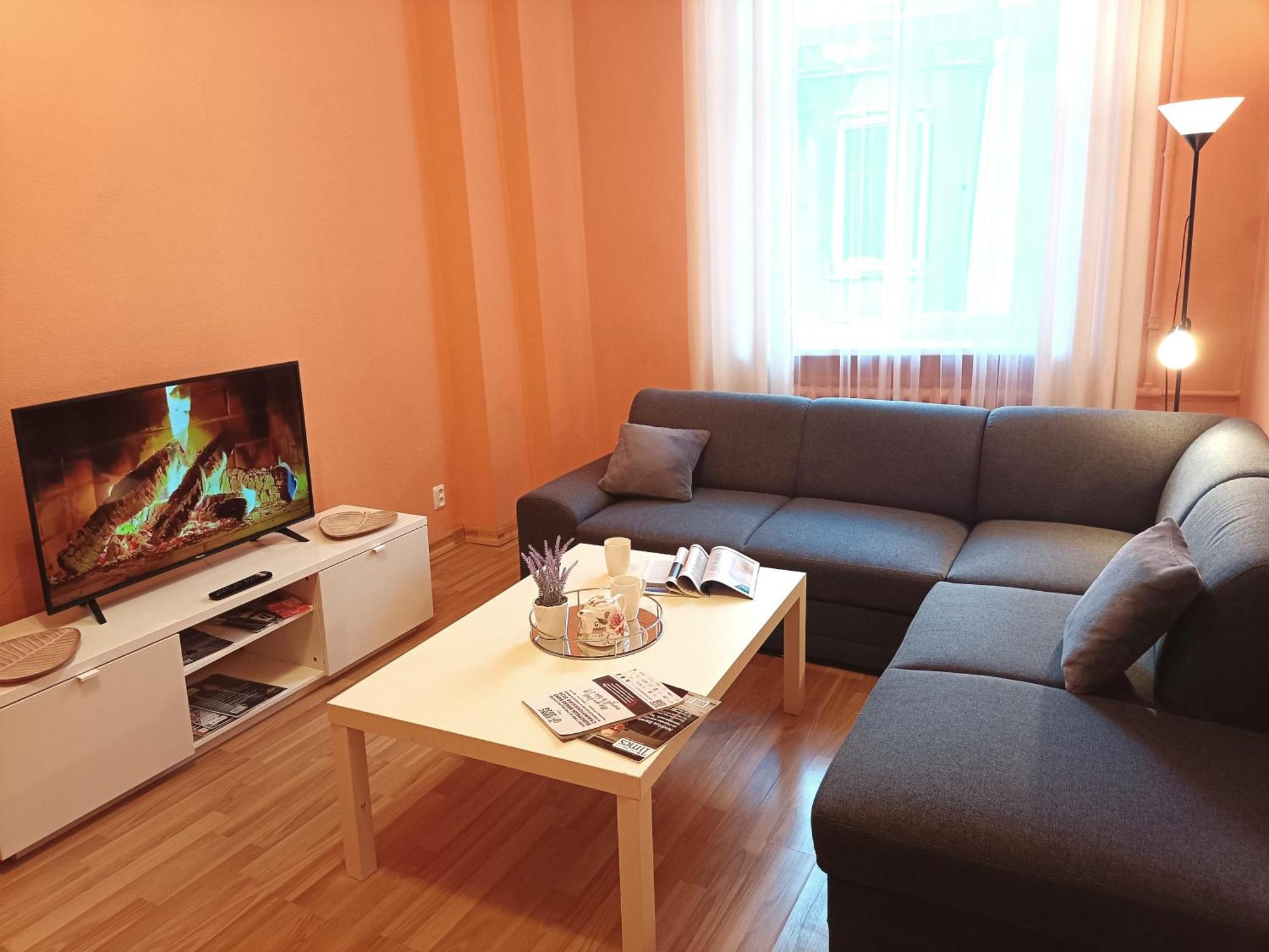Spacious Old Town Family Peachy 2 Bedrooms Apartment, Nearby The Riga Presidential Castle المظهر الخارجي الصورة